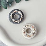 きらきらドーナツの刺繍ブローチ【ホワイト】