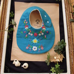 ★new 花モチーフ刺繍スタイ　ダブルガーゼ　　turquoise　blue
