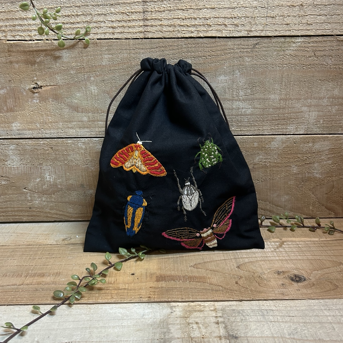 全員集合No.9の巾着 虫 刺繍 4,050円