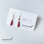 ◆再販◆赤のハチミツなピアス/イヤリング【ゴールド×レッド】アクリル 蜂 軽量 揺れる 樹脂パーツ変更可