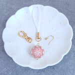 [選べる金具]一粒手まり　Einzeln - 白 × 長春色 -