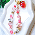 《再販》🍓ストラップ🍓/スマホストラップ/ハンドストラップ/ビーズ/キラキラ/キーホルダー/韓国/バッグチャーム/ピンク/いちご