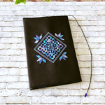 黒と瑠璃色のハーダンガー刺繍のブックカバー（文庫本）④