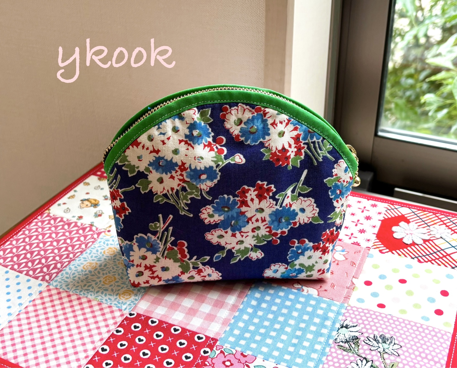 フェルト刺繍 くまさんとお花のコースター - KEROKERO-45'S