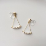 三角パール ノンホールピアス/ピアス   
