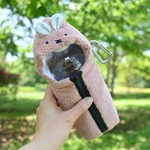 ペットボトルホルダー　うさずきんちゃん　くすみピンク（500〜600ml　保冷シート使用・カラビナ付）