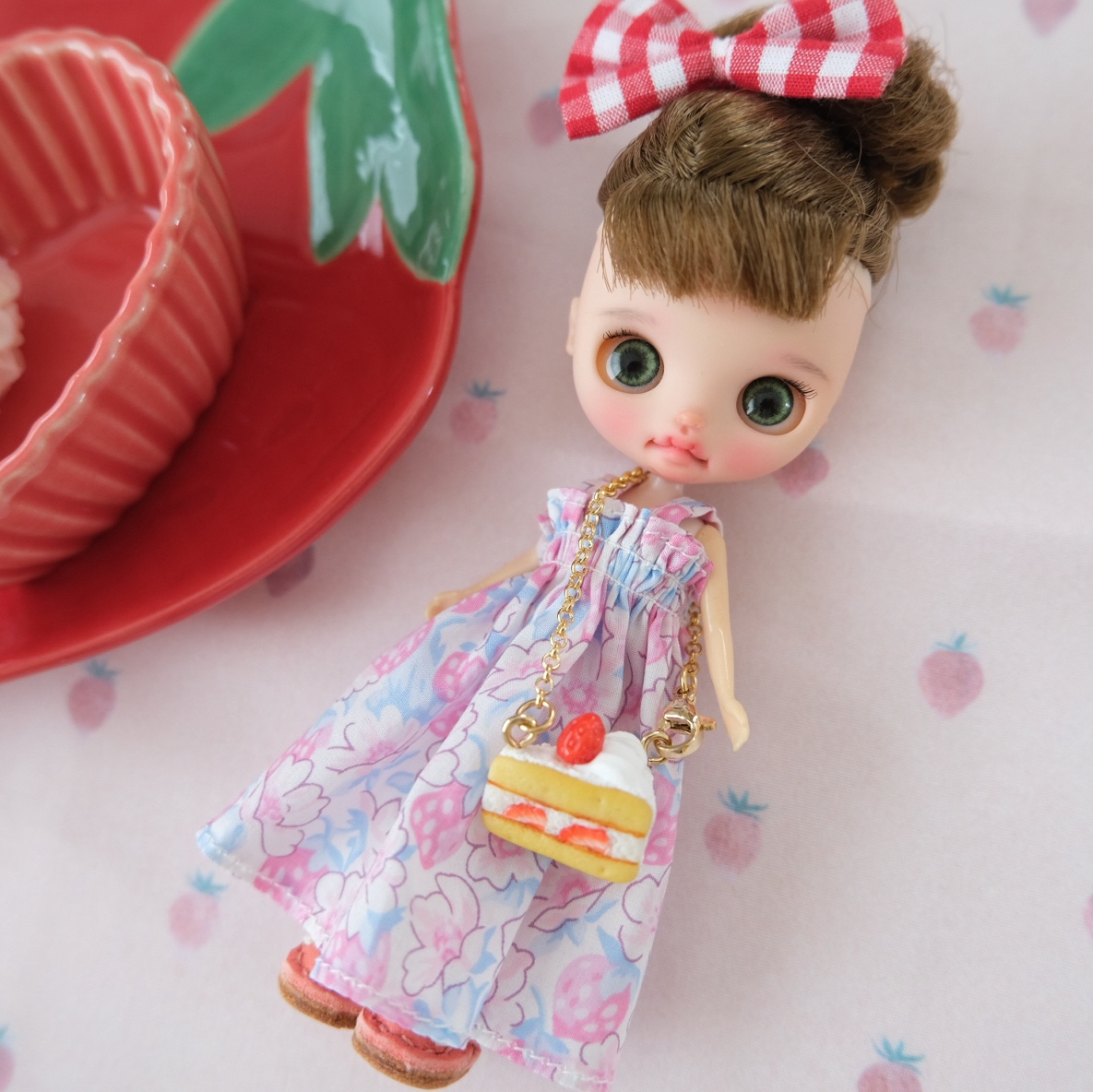 ✿リバティ✕パッチワーク✿　グレー＆ベージュ　古風で上品なバッグ b19a6165a0005e4a864b4f4f503fd2