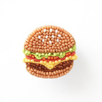 【受注制作】ビーズ刺繍のチーズバーガーのブローチ