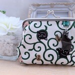NEW✨　唐草模様ねこちゃんぷっくりがま口ポーチ👛　和柄グリーン　猫に小判　小銭入れ小物入れ　 ハンドメイド　プレゼントにも