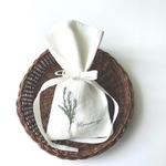 ローズマリーの手刺繍　リネンのサシェ