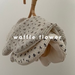 waffle flower bib スタイ　赤ちゃん　よだれかけ　アイレットニット　bib   babybib   ベビースタイ　出産祝い　出産準備　男の子スタイ　女の子スタイ