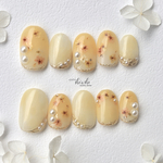 yellow × pearl nail tips ネイルチップ / 押し花 黄色 イエロー オレンジ パール 花 ネイル ちゅるん 夏 マグネット キラキラ ひまわり ネイルチップオーダー 