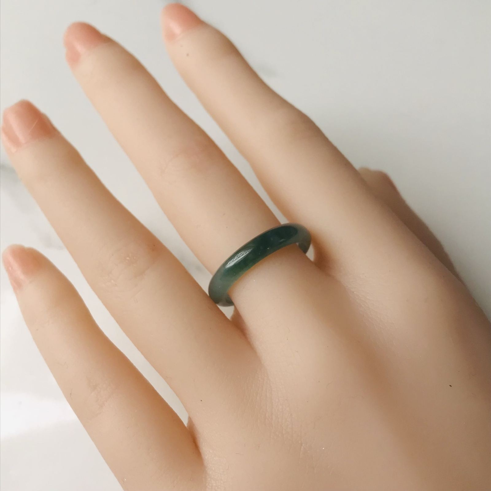 R28-009］ ジェイド JADE ヒスイ 本翡翠 くりぬき リング 天然石 一点 