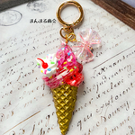 【窓辺の喫茶店】ピンク 薔薇 ソフトクリーム 昭和レトロ ホルダー バッグチャーム