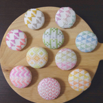 刺し子ブローチ　クロス　ピンク