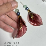 カラーリリーのピアス/イヤリング　ディップアート　チタン製　サージカルステンレス製　クリアパール【2022 New】