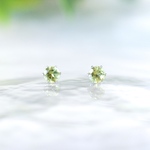 【ペリドットのお守りピアス】緑 / 4mm / 天然石 / サージカルステンレス / つけっぱなしok / 8月誕生石