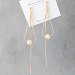 上品｜ゴールドロングチェーンと一粒コットンパール（ピアス/イヤリング） |結婚式やハレの日にもピッタリ|卒業式・入学式 オケージョン フォーマル ブライダル  ウエディング  冬 華やか  普段使い