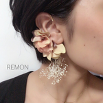 アンティーク色お花とかすみ草のイヤーフック