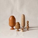広葉樹の森の木の置物