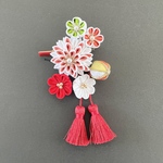 艶やかな金糸入り正絹ヘアアクセサリー　つまみ細工