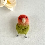 羊毛フェルト　コザクラインコ　黄緑　ブローチorマグネット