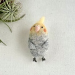 オカメインコ（グレー）の羊毛フェルト　ブローチ＆マグネット