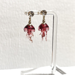 海月のころんとピアス《真紅》
