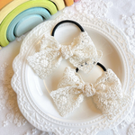 《2個セット》刺繍リボンヘアゴム　キッズサイズ　/   リボン　りぼん　髪ゴム　ヘアゴム　リボン柄　韓国リボン　韓国レース　刺繍レース　刺繍リボン　ハンドメイド　親子お揃い　姉妹おそろい　姉妹お揃い