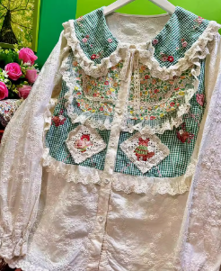刺繍入りのゆったり した 春の長袖シャツ 6,400円
