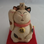 福ふく招き猫（フクロウ付き右手上げ）A