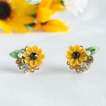ひまわりのビジューピアス/イヤリング＊つまみ細工