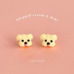 メレンゲクッキー犬🐶💛ピアス・イヤリング【クリーム/ベージュ/イエロー/黄色】（ホイップクリームわんこ）