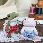 身長7cm　かぼちゃパンツのカエル　ぬいぐるみ　ミニチュア