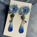 グラデ 芳月下美人 青×白💙🤍 揺れる ピアス イヤリング