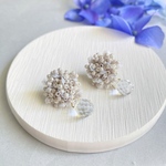 「Light Gray Flower Drop」つぶつぶビーズ＆クリアドロップのピアス/イヤリング  