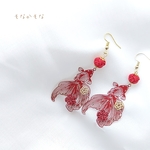 赤い金魚と水引　ピアス　イヤリング 樹脂  　和風　和　