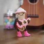 可愛いハッピーカラー＊ピンクのウクレレピーナッツくん