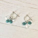 【SALE】New🔷紫陽花カラーの🔵💜アクリルビーズ＆クリスタルビジューのフープピアス／フープピアス／アクリルビーズ／クリスタルビジュー／シルバーピアス／紫陽花カラー ／ブルー ￥1500→￥1400