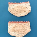 kaju。様専用ページ　手編みレース 　トイレットペーパーカバー　ホワイトとピンクラメ色