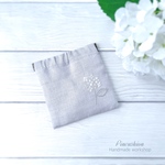 オーダー品　【紫陽花・ライトブルー】バネ口ポーチ　手刺繍