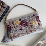 7日(土)21時15分🕘販売スタート✨new🕊️インド刺繍リボン ふんわりマチ付きポーチ♡ purple flower🪻便利なサイズ✨用途いろいろ！4,380円　