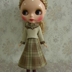 ブライス人形のハンドメイド洋服＊ニットのトップス＆フレアースカート