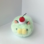 ふぐふぐはむすたー　メロンクリームソーダにまねっこの姿
