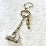クラシックカー（白）のバッグチャーム