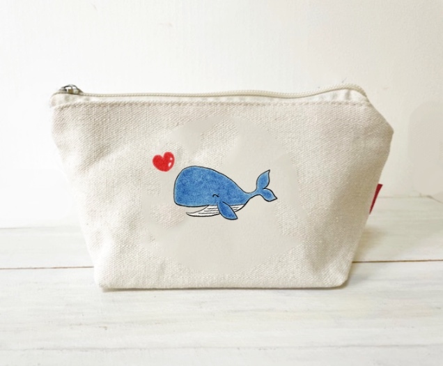 クジラポーチ（小）☆ハンドメイドポーチ☆デニム⑨水色 クジラポーチ 水色 ポーチ まぁ・海のポケット mashiroten 通販