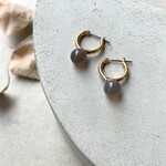 グレーオニキスのフープピアス/イヤリング