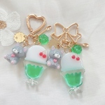 ロシアンブルー ねこちゃん and メロンソーダ　レジンキーホルダー B