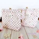 【完成品】❁犬のお散歩用❁　🌼マナーポーチ🌼　小型 / 中型犬用🐶　【チェリー🍒チェック】カラー：ピンク / ブラウン
