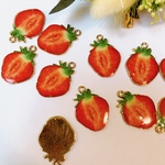 ラスト3点　増量！10個　いちご　🍓　セレブスタイルカラフルチャームセット　約18mm×26mm　D335